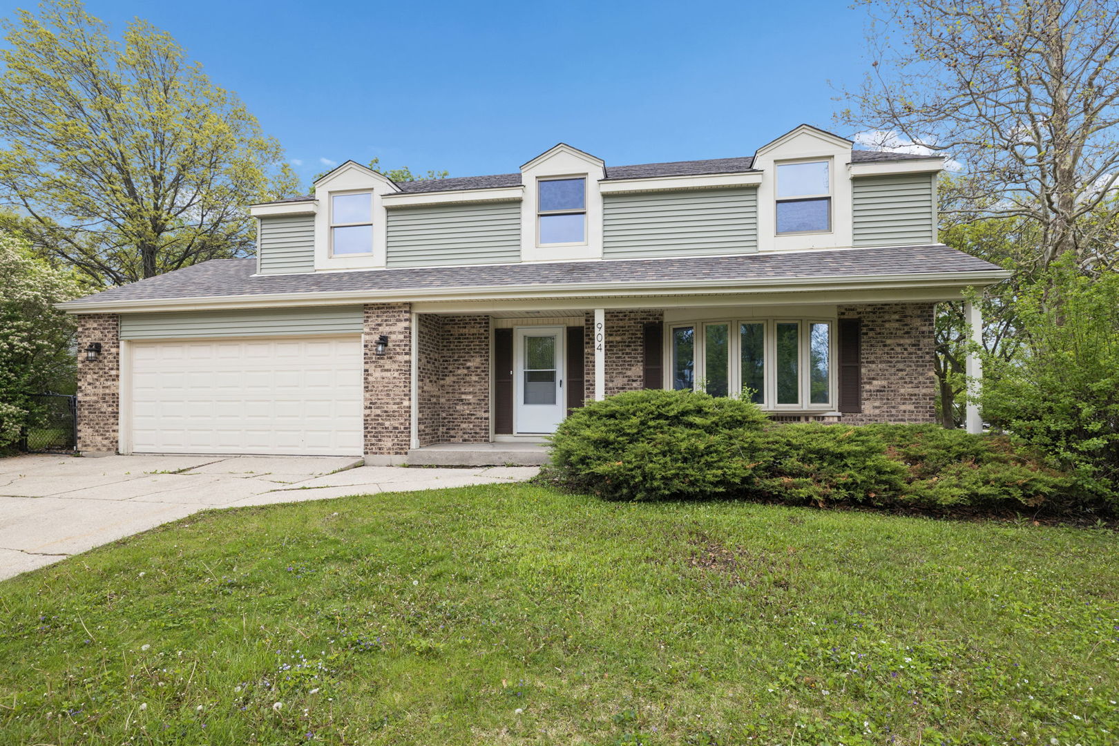 904 Iroquois Avenue Property Photo 1