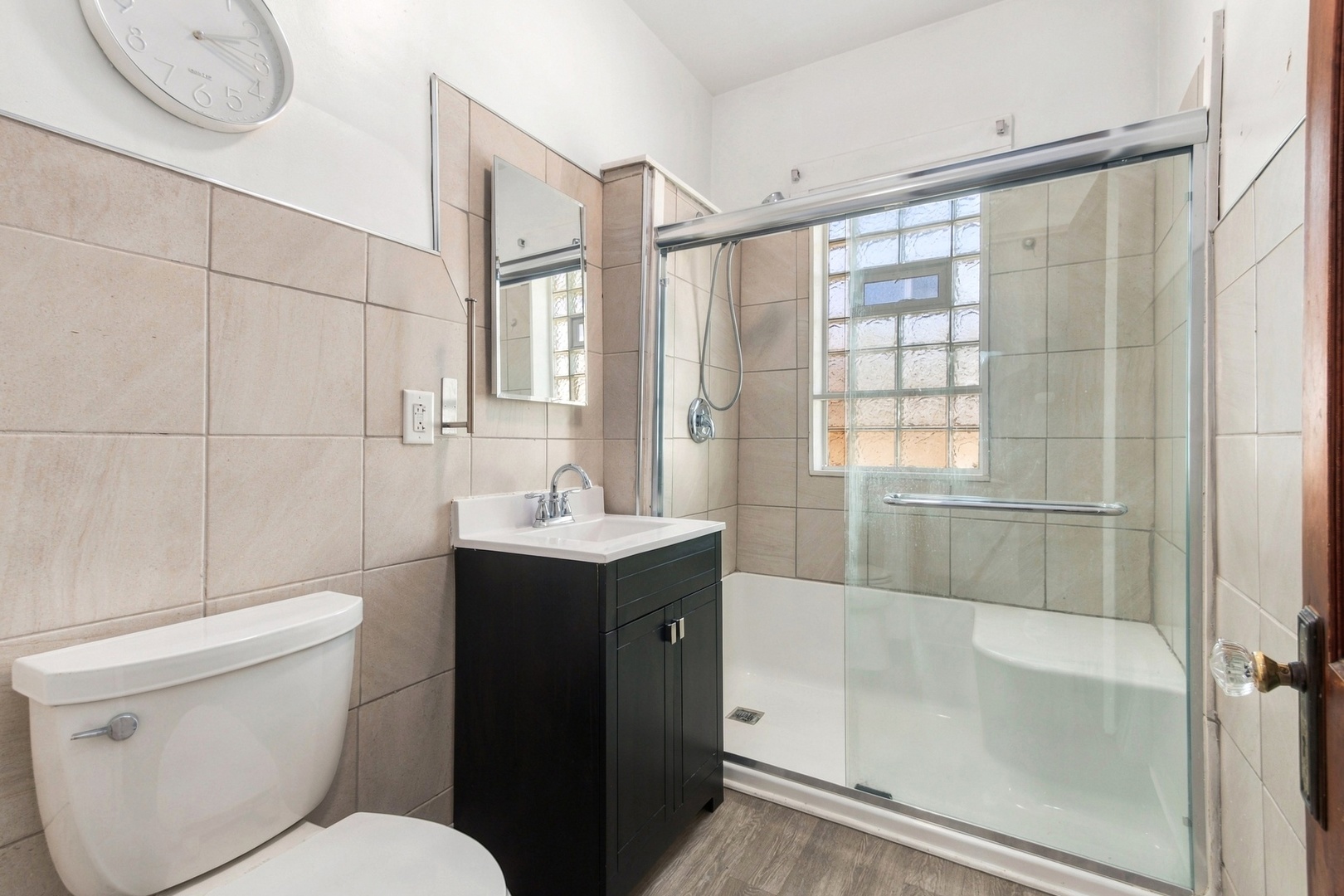 913 Clement Street Property Photo 8