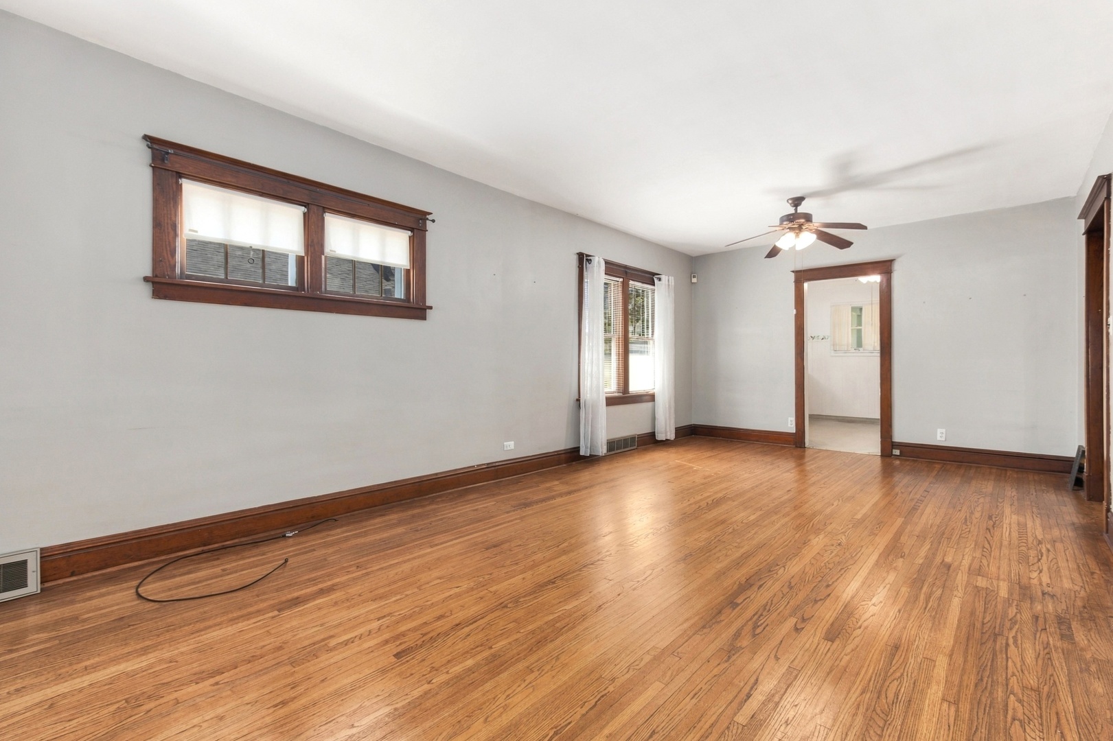 913 Clement Street Property Photo 9