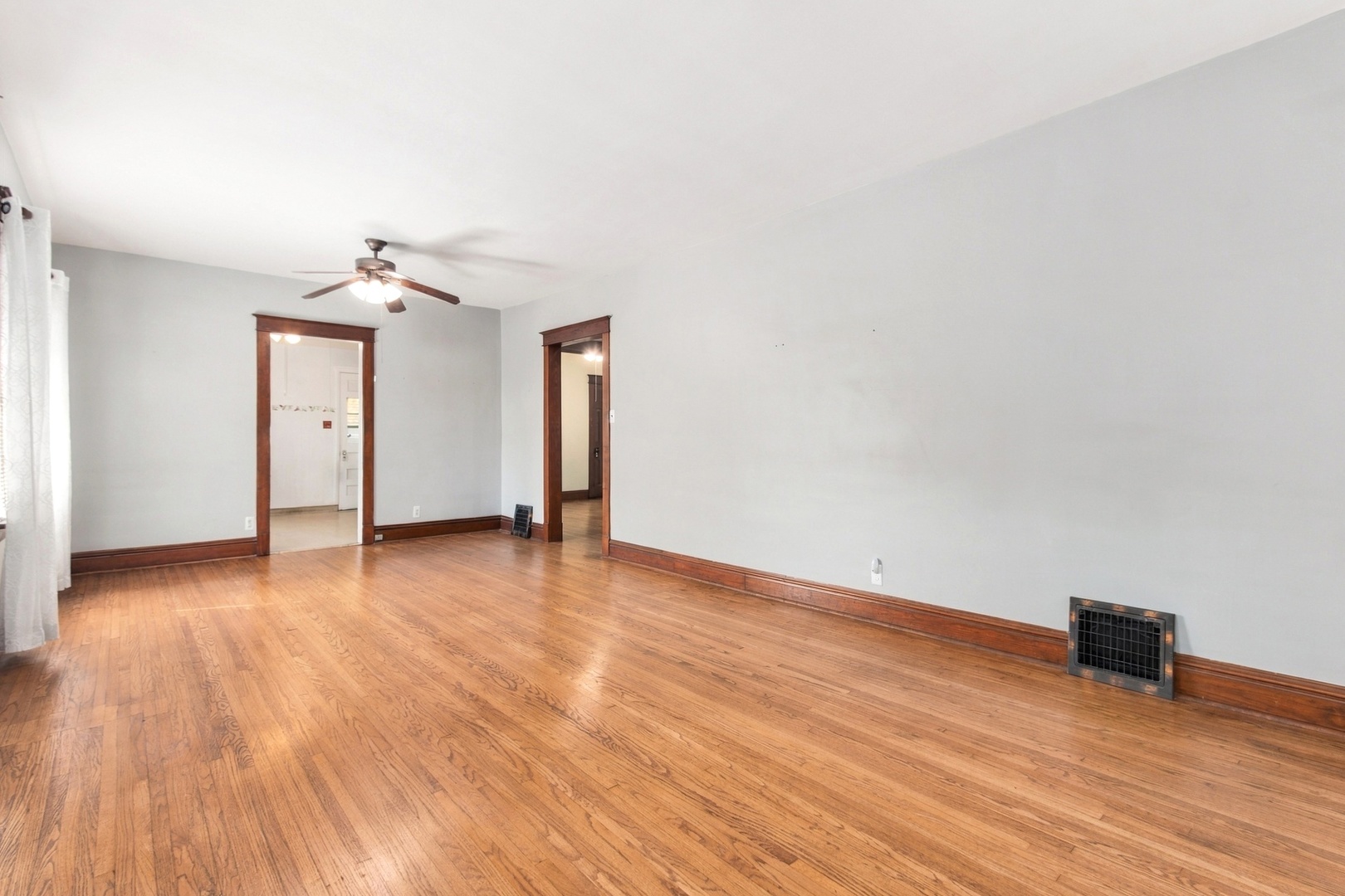 913 Clement Street Property Photo 10