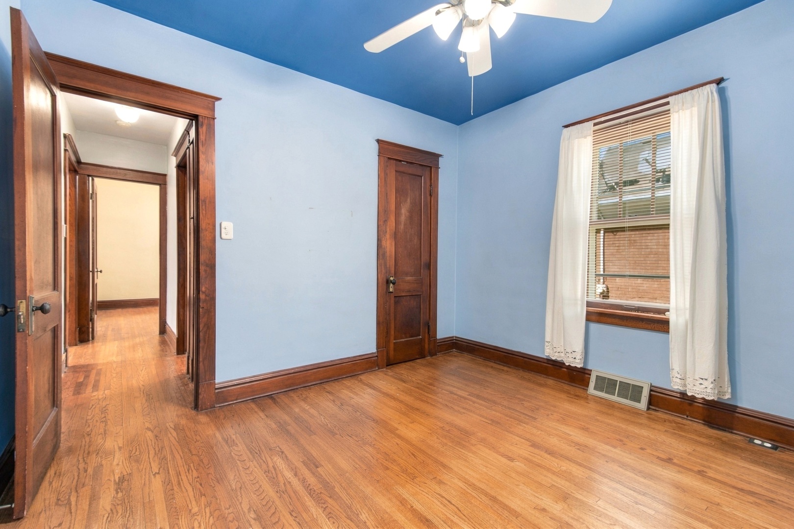 913 Clement Street Property Photo 13