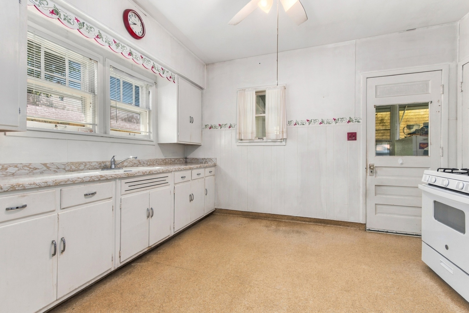 913 Clement Street Property Photo 22