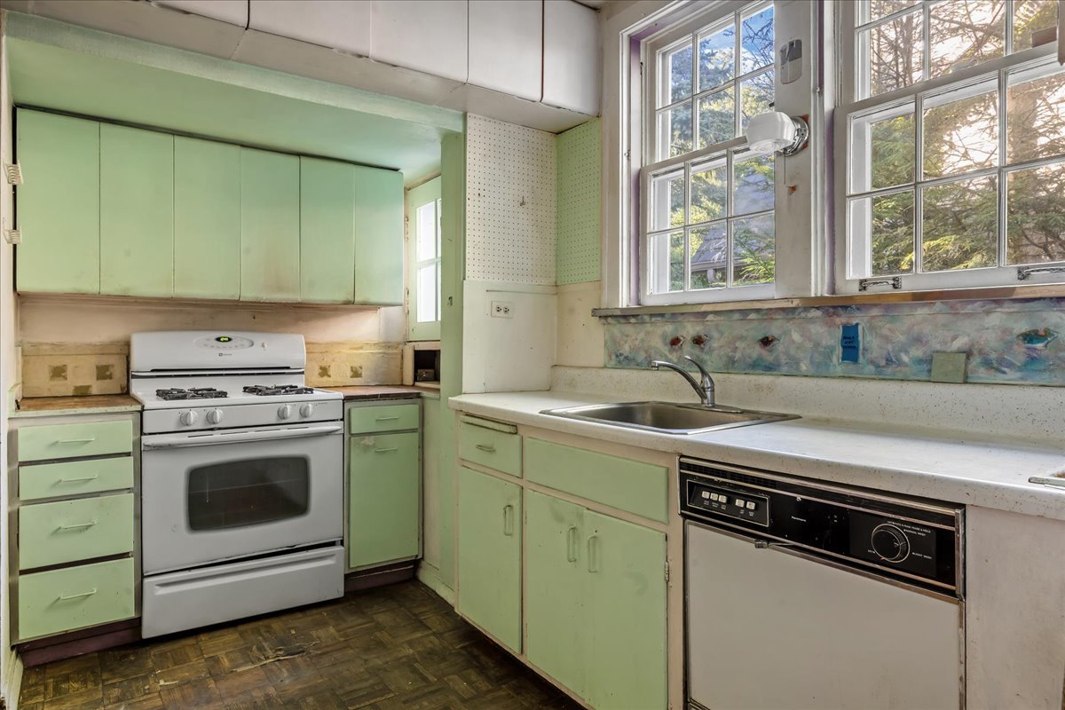 604 Exmoor Road Property Photo 6