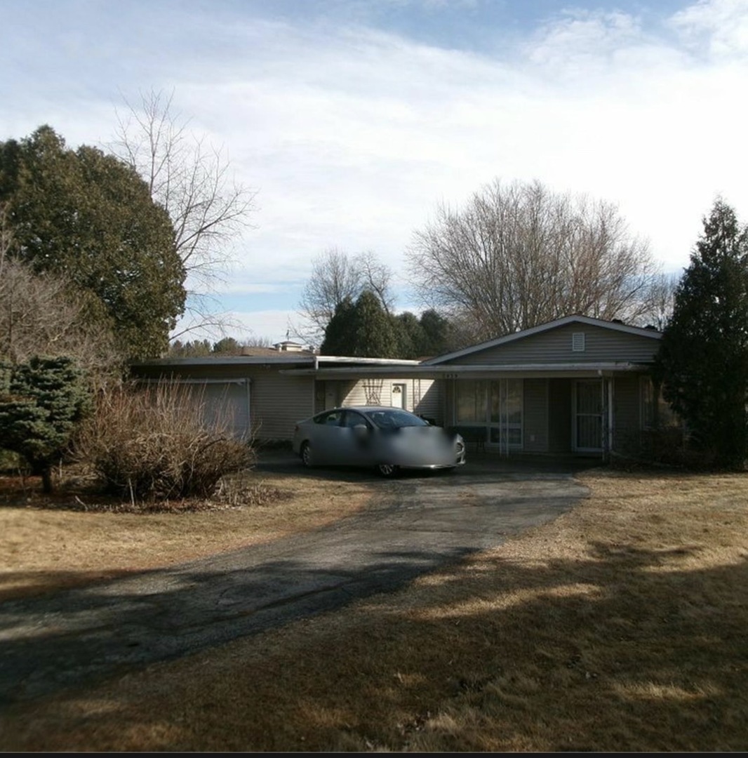 2435 E 41st Street Property Photo 1