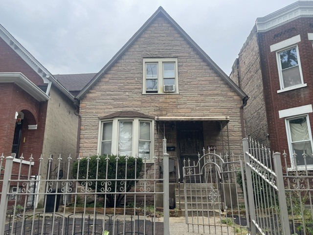 6410 S Marshfield Avenue Property Photo 1