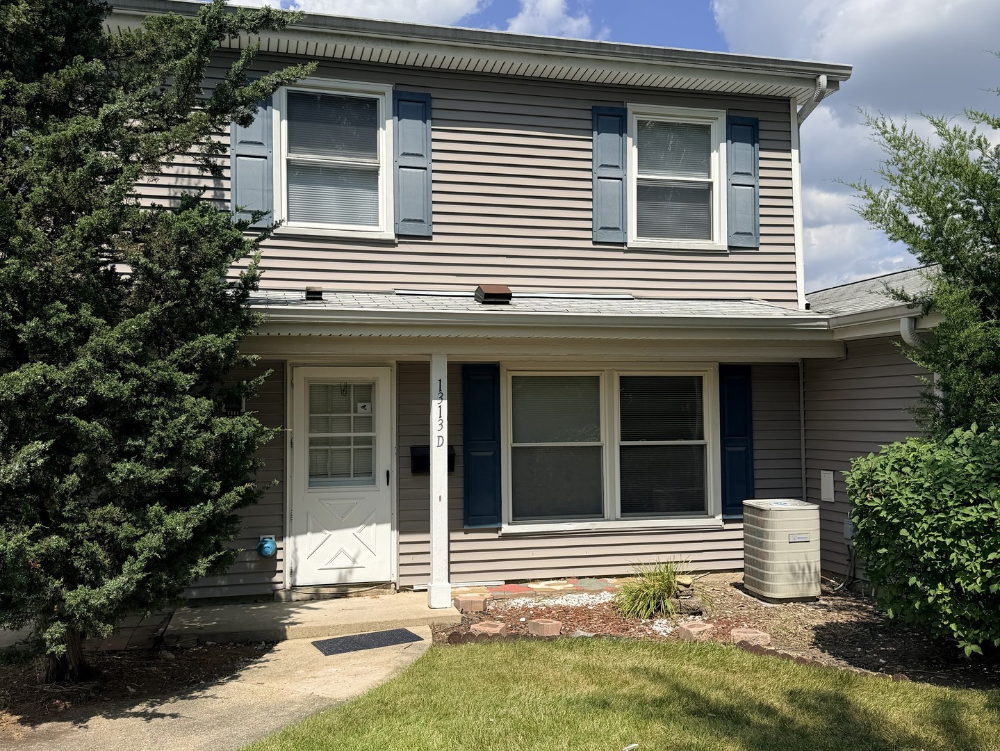 1313 Kingsbury Drive D Property Photo 1