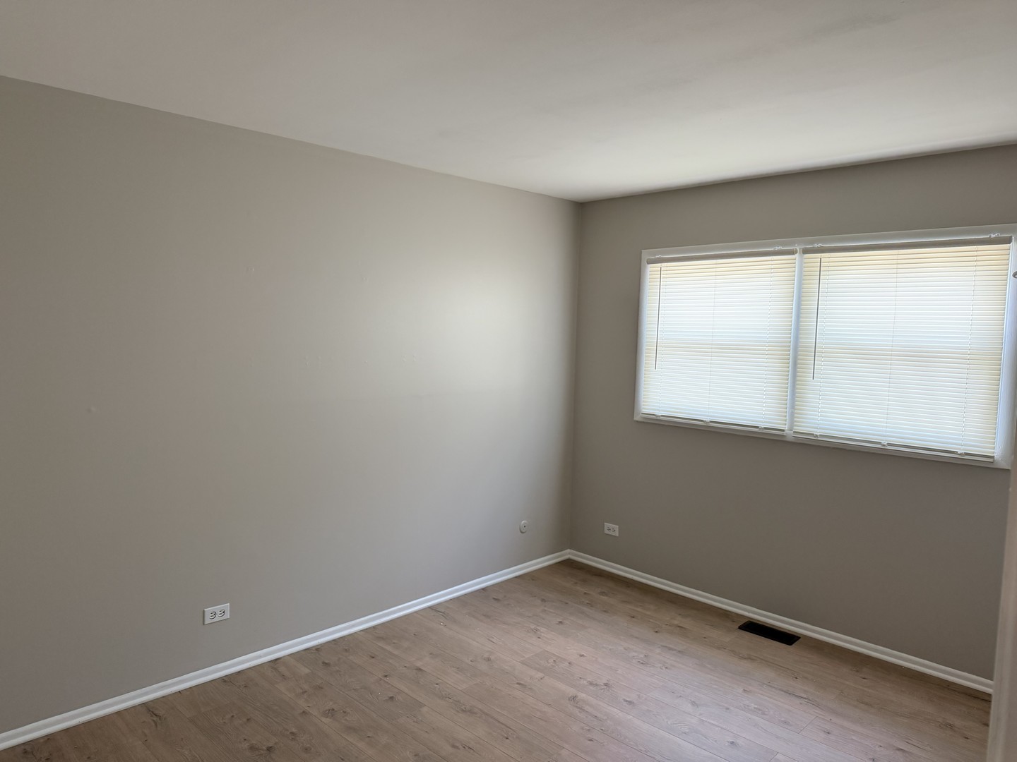1313 Kingsbury Drive D Property Photo 10