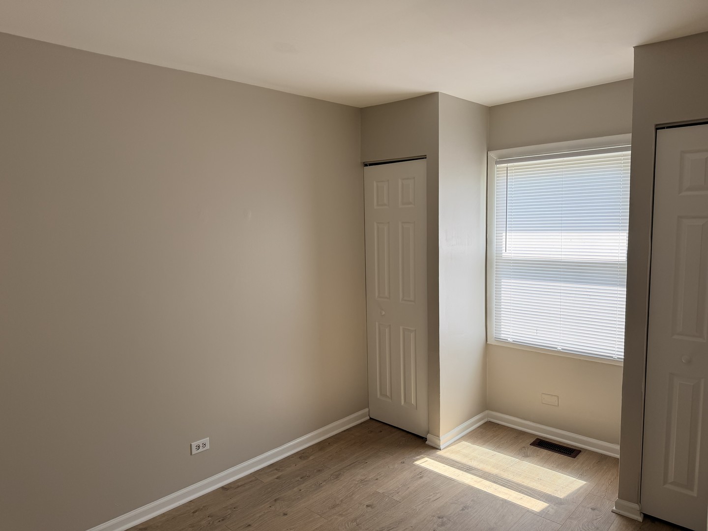 1313 Kingsbury Drive D Property Photo 11