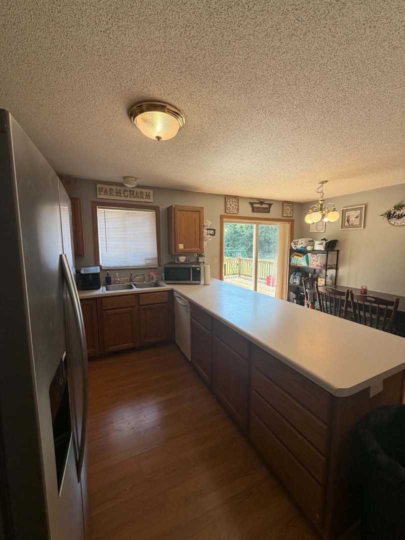 2218 S Thompsonville Road Property Photo 3