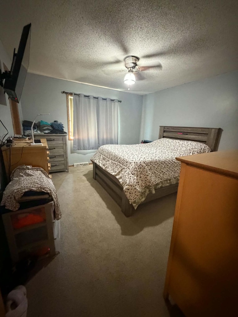 2218 S Thompsonville Road Property Photo 7