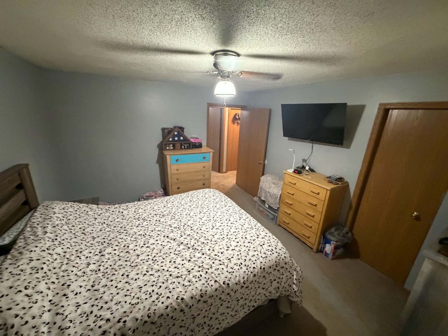 2218 S Thompsonville Road Property Photo 8