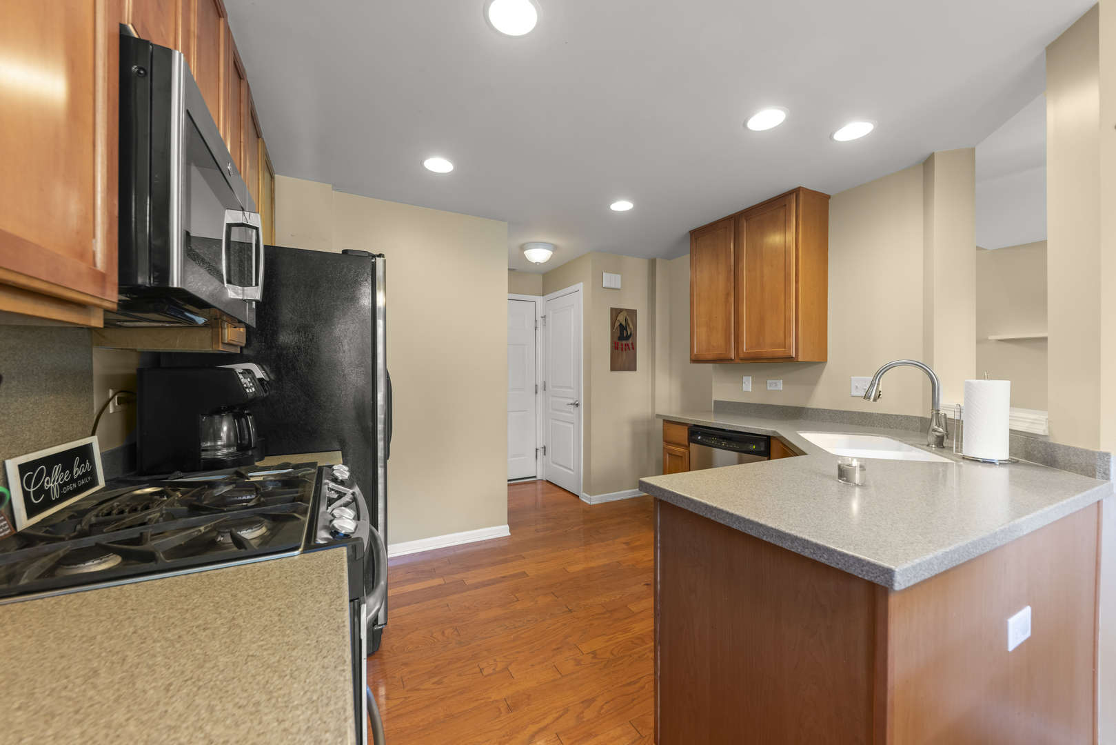 15110 W Laurel Lane Property Photo 8