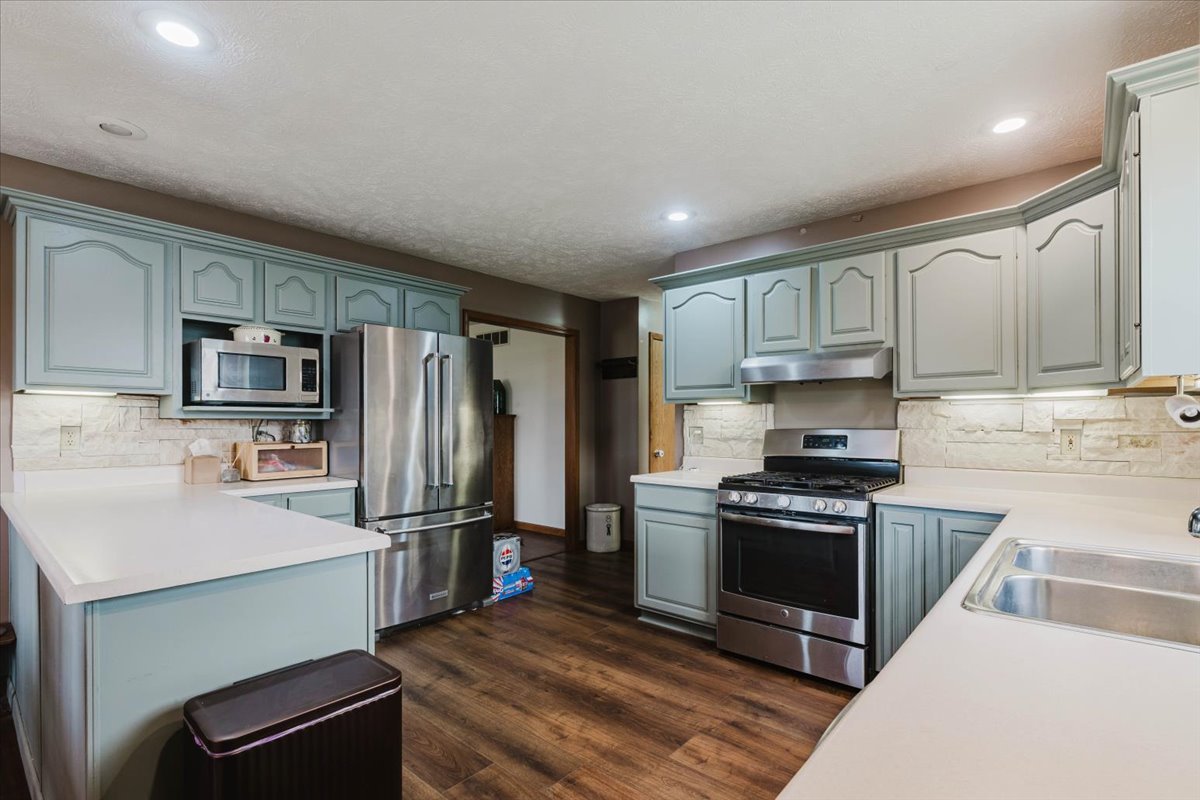 427 Sunset Drive Property Photo 6
