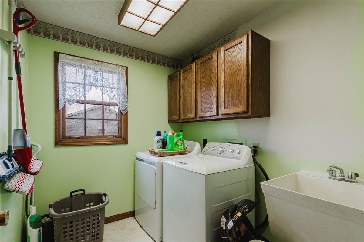 427 Sunset Drive Property Photo 16