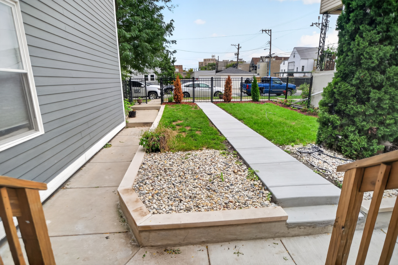 2818 N Drake Avenue Property Photo 4