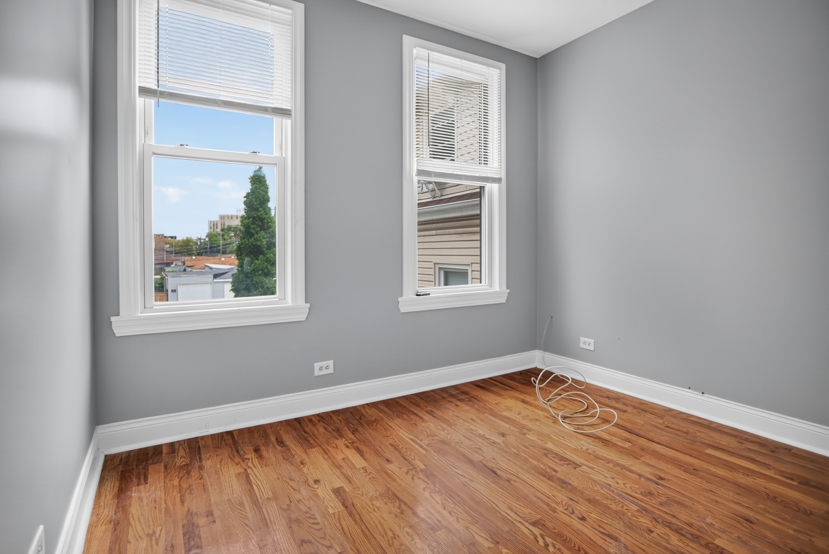 2818 N Drake Avenue Property Photo 7