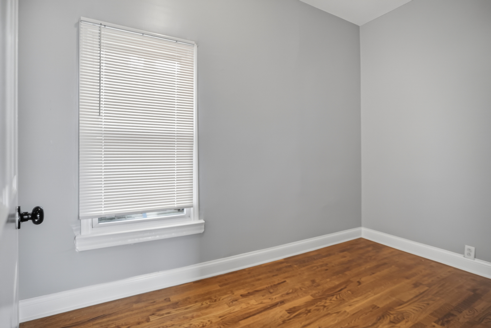 2818 N Drake Avenue Property Photo 10