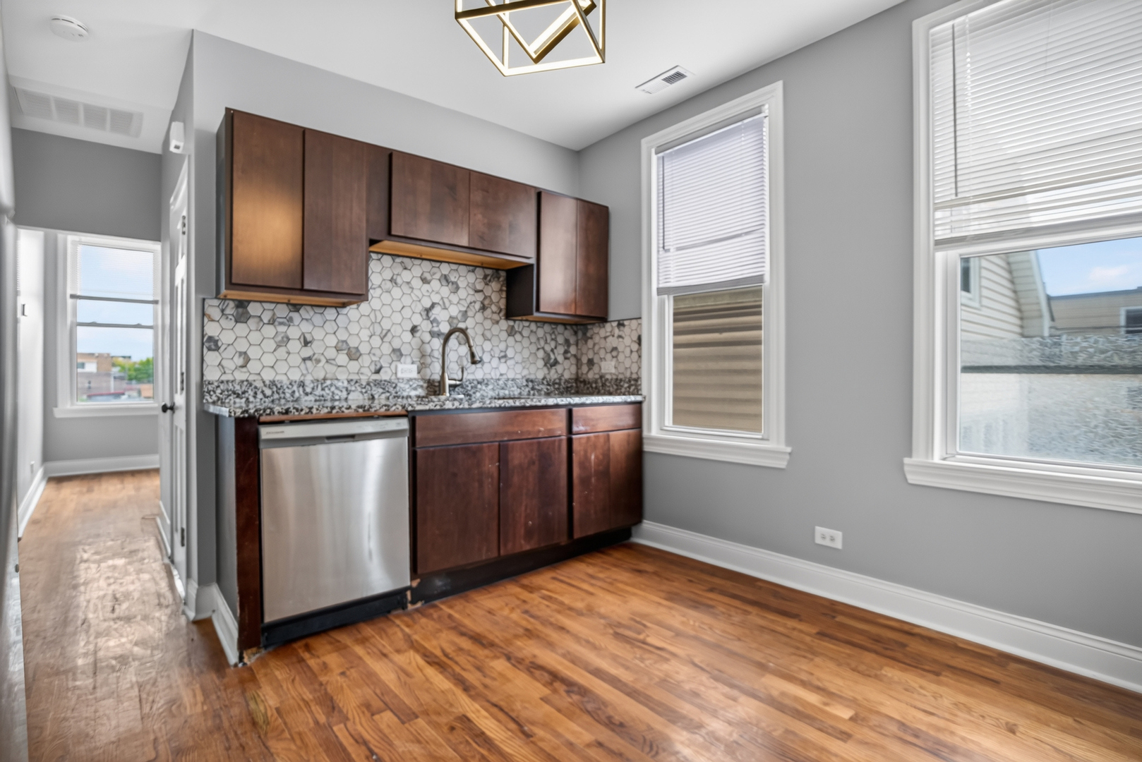 2818 N Drake Avenue Property Photo 18