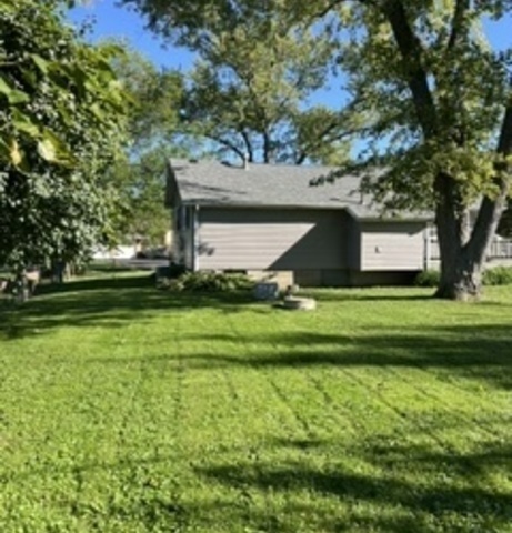42690 N Lake Drive Property Photo 20