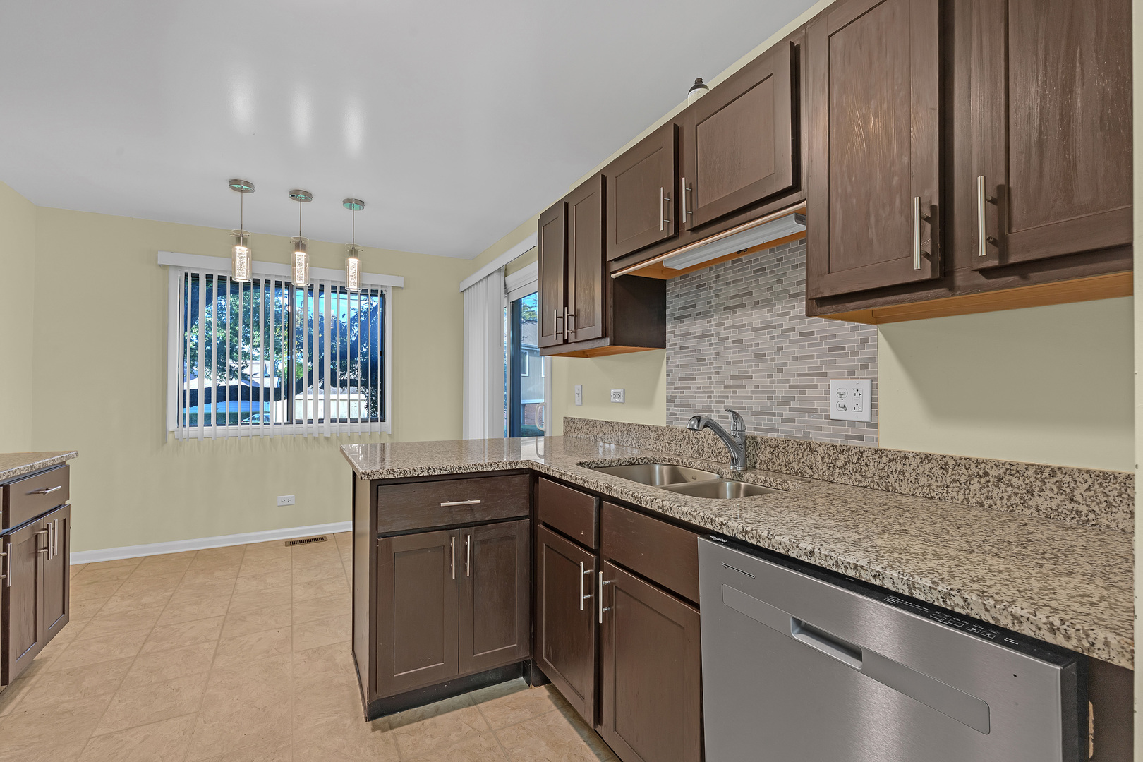 309 Maplewood Court D1 Property Photo 6