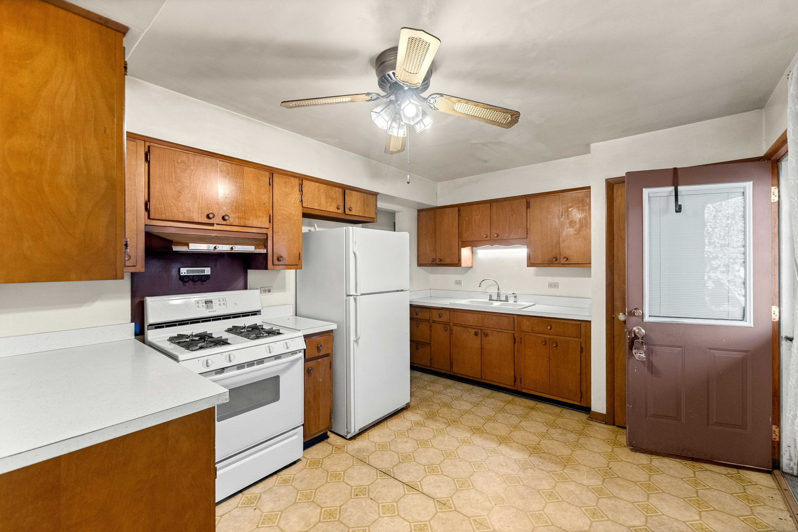 630 De Angelis Court Property Photo 4