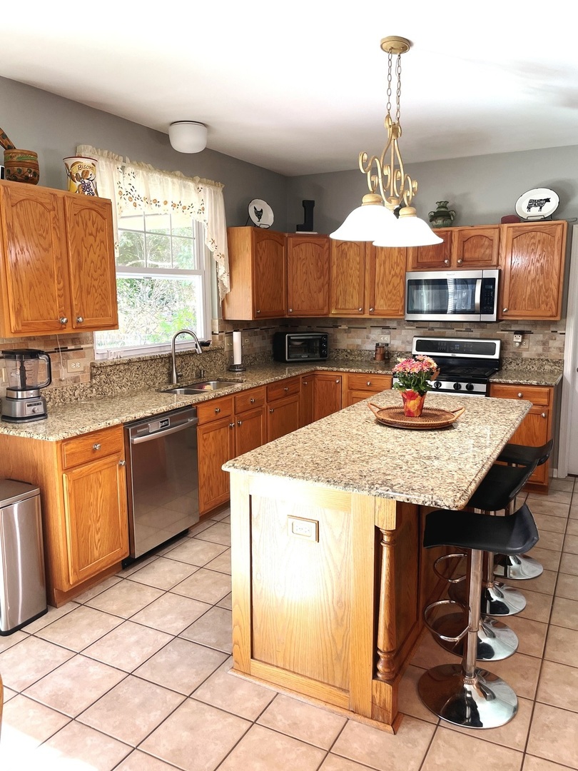 425 Lennox Drive Property Photo 4