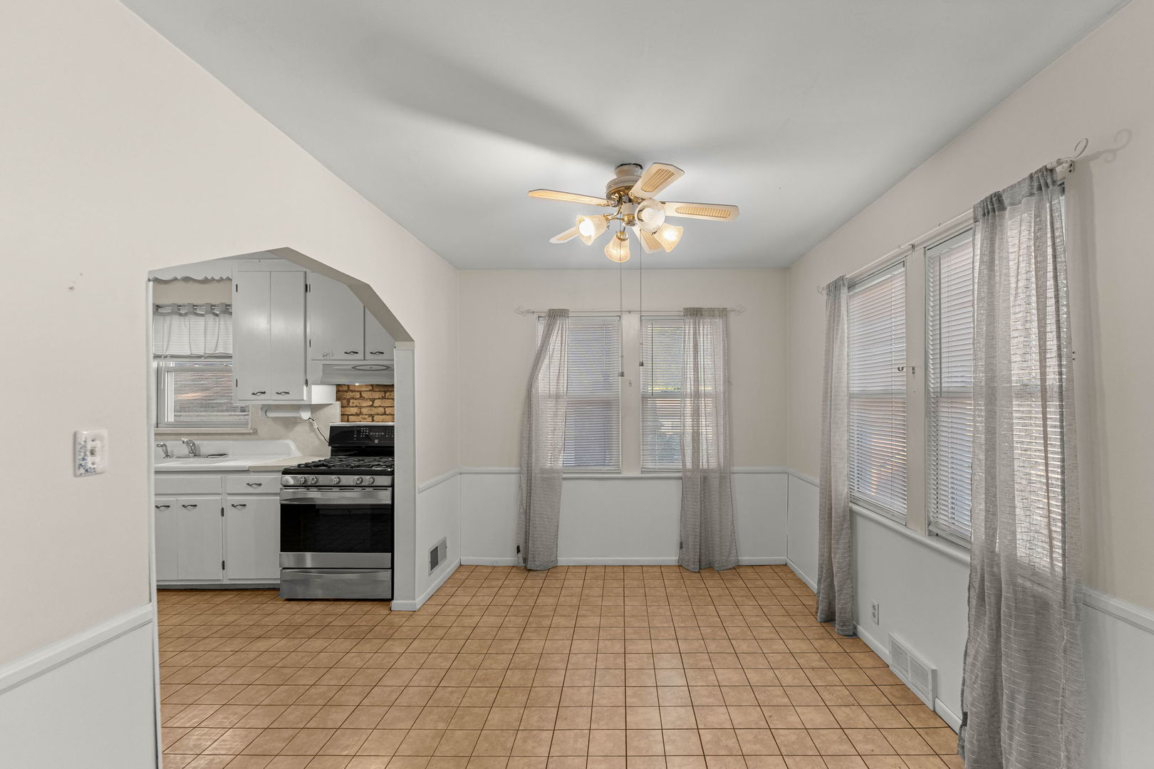 629 De Angelis Court Property Photo 2