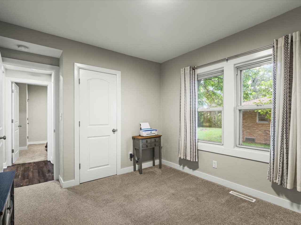 813 Harlem Road Property Photo 16