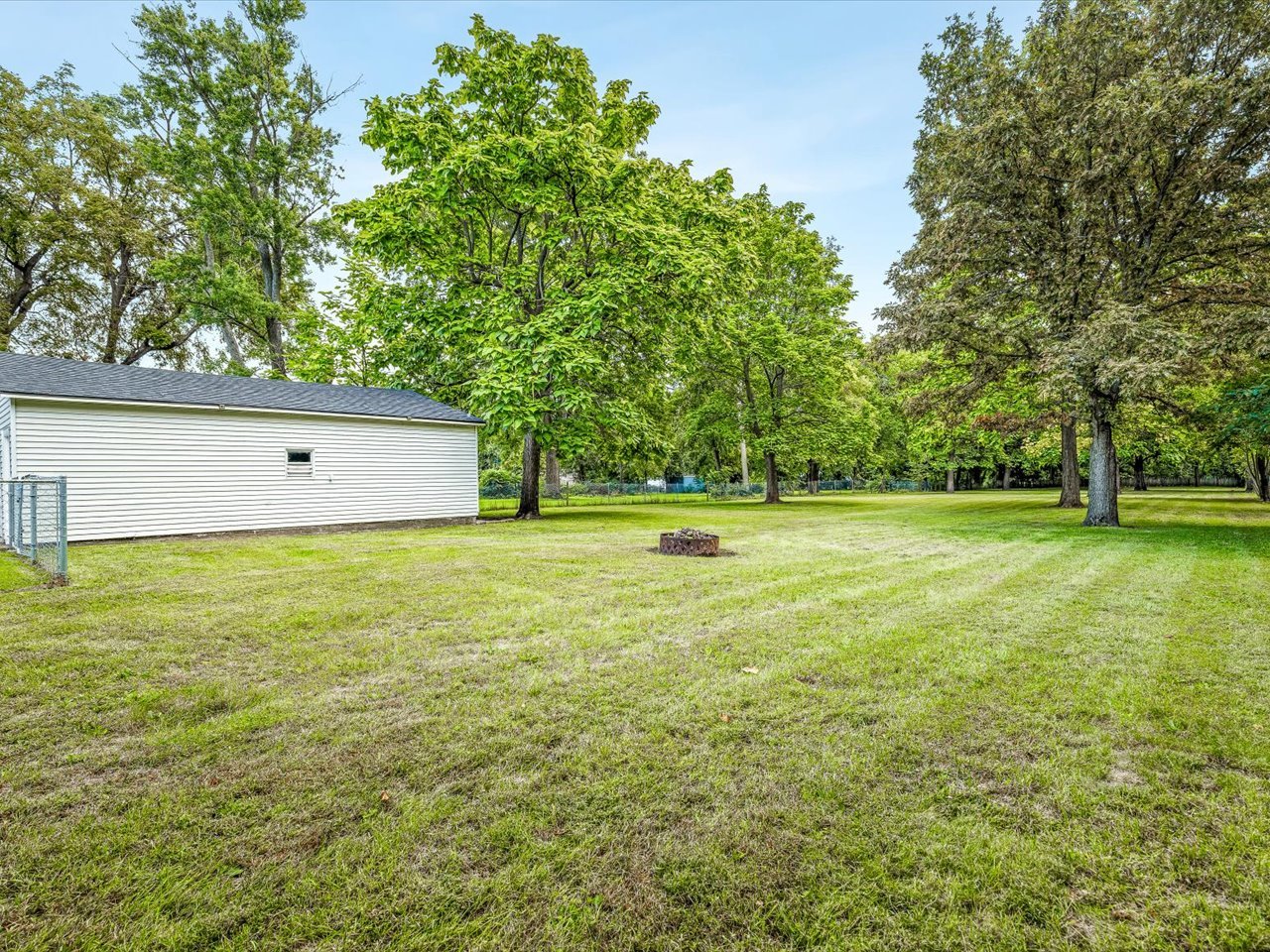813 Harlem Road Property Photo 39