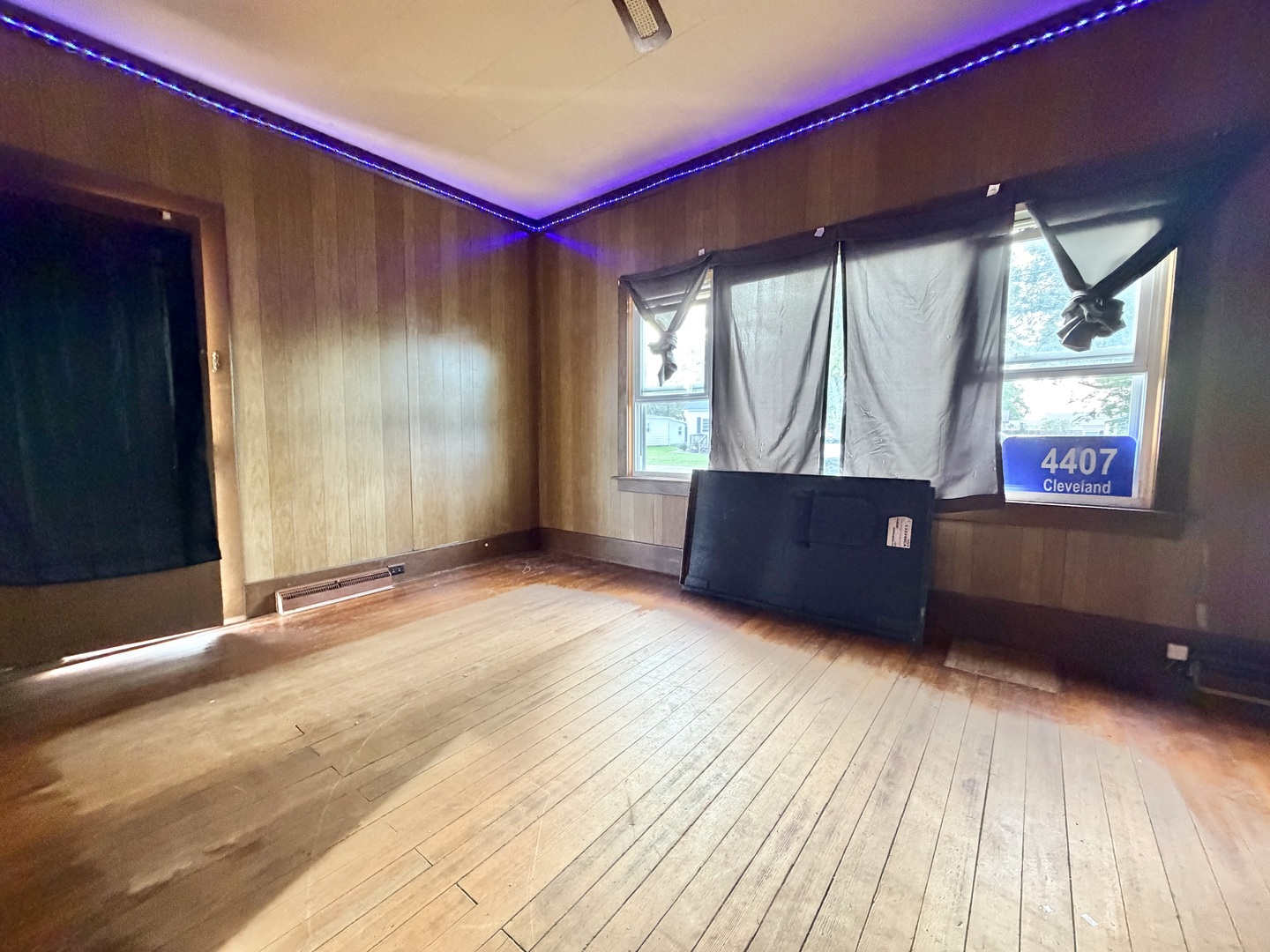 4407 Cleveland Street Property Photo 3