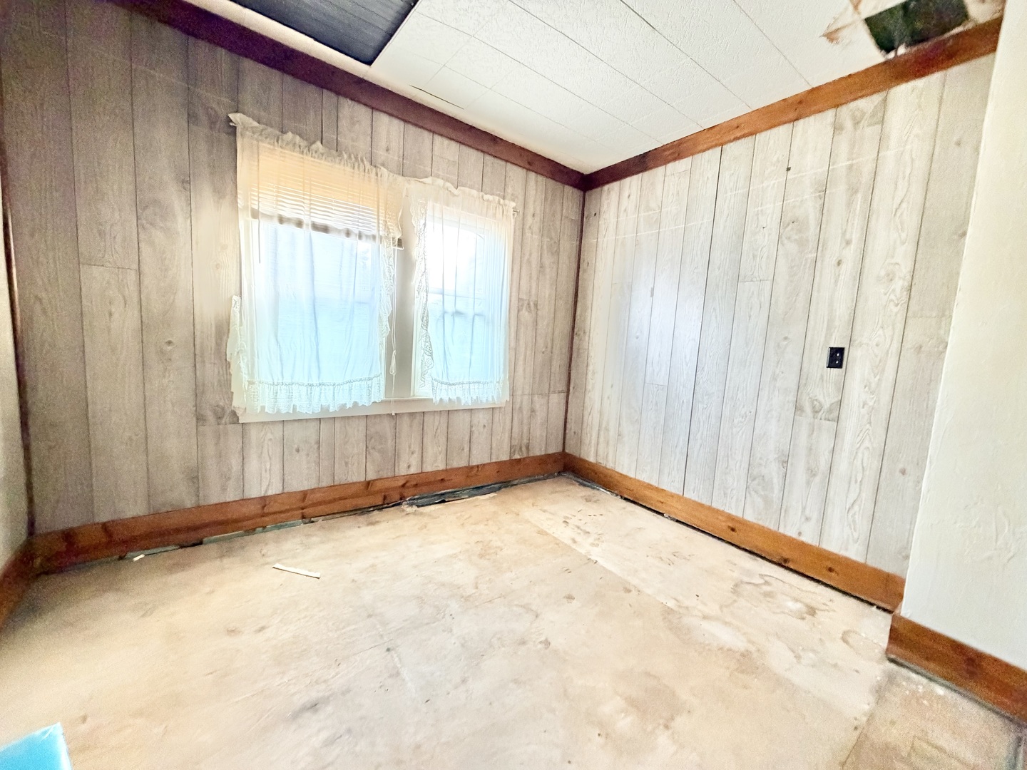 4407 Cleveland Street Property Photo 10