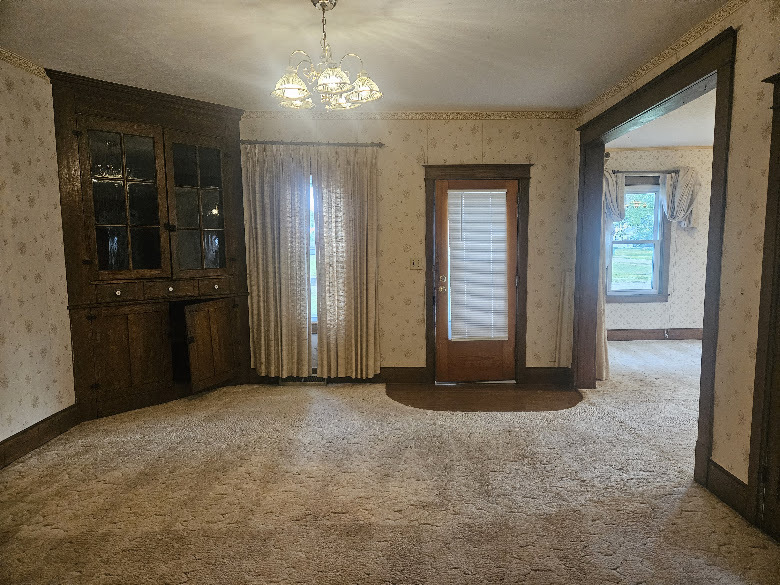 211 W Liberty Street Property Photo 8