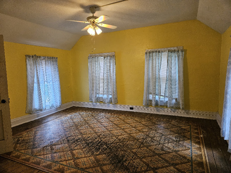 211 W Liberty Street Property Photo 21
