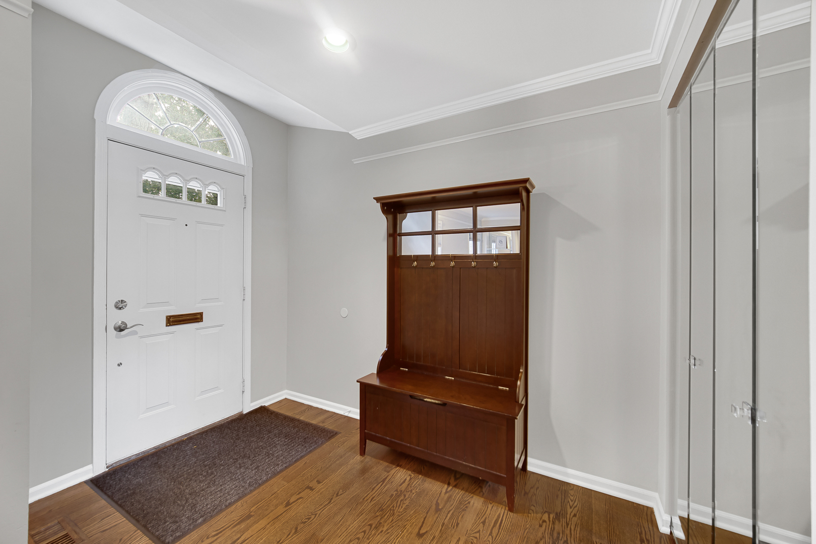9054 Forestview Road Property Photo 2