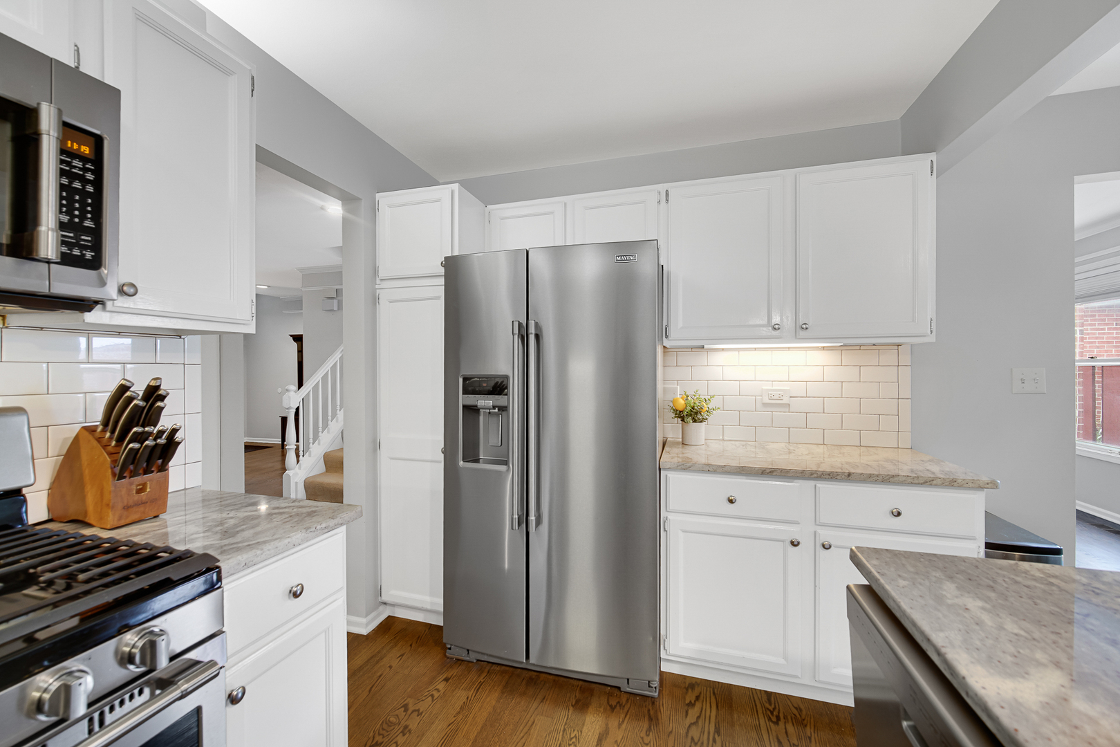 9054 Forestview Road Property Photo 11