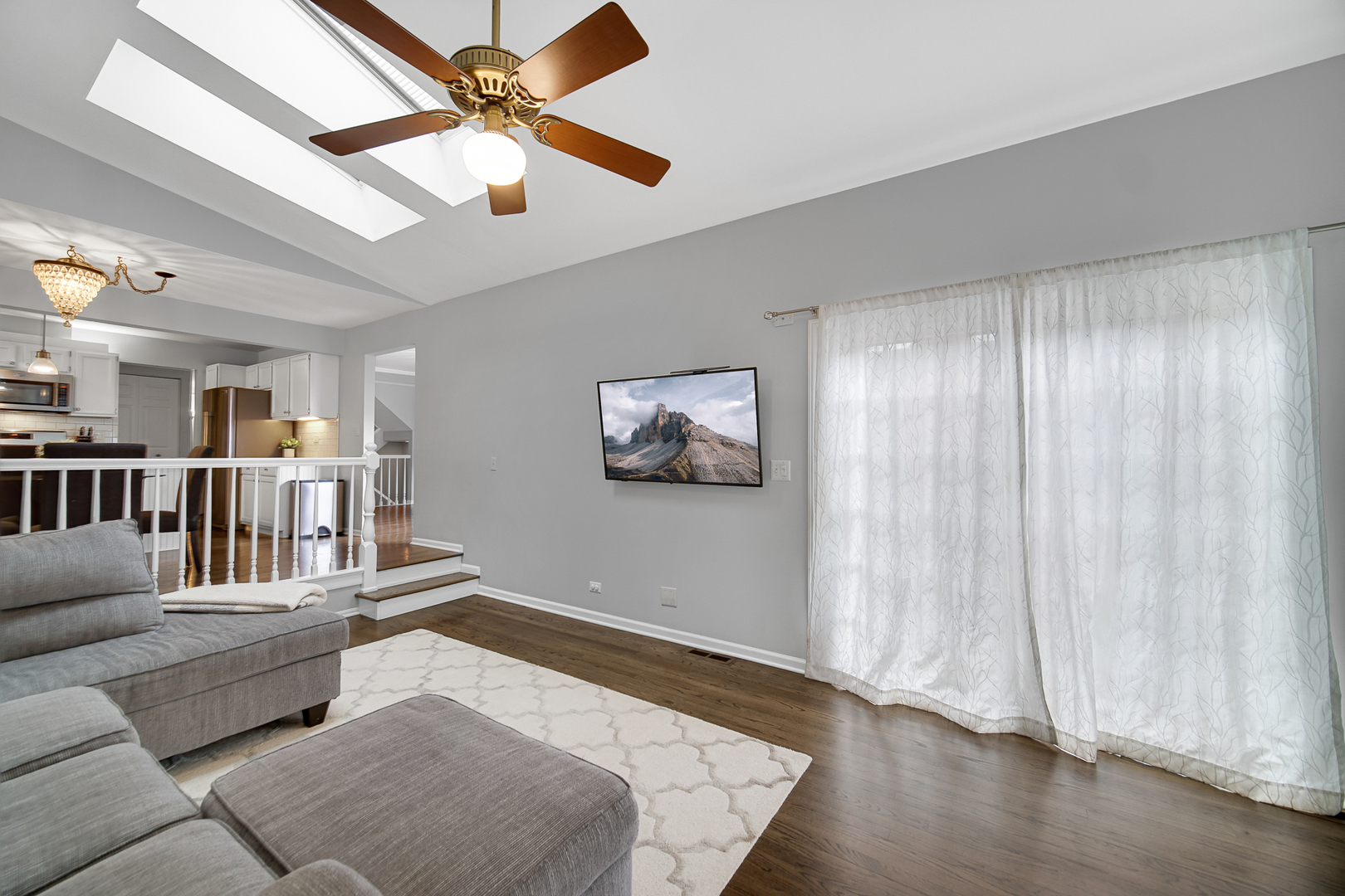 9054 Forestview Road Property Photo 17