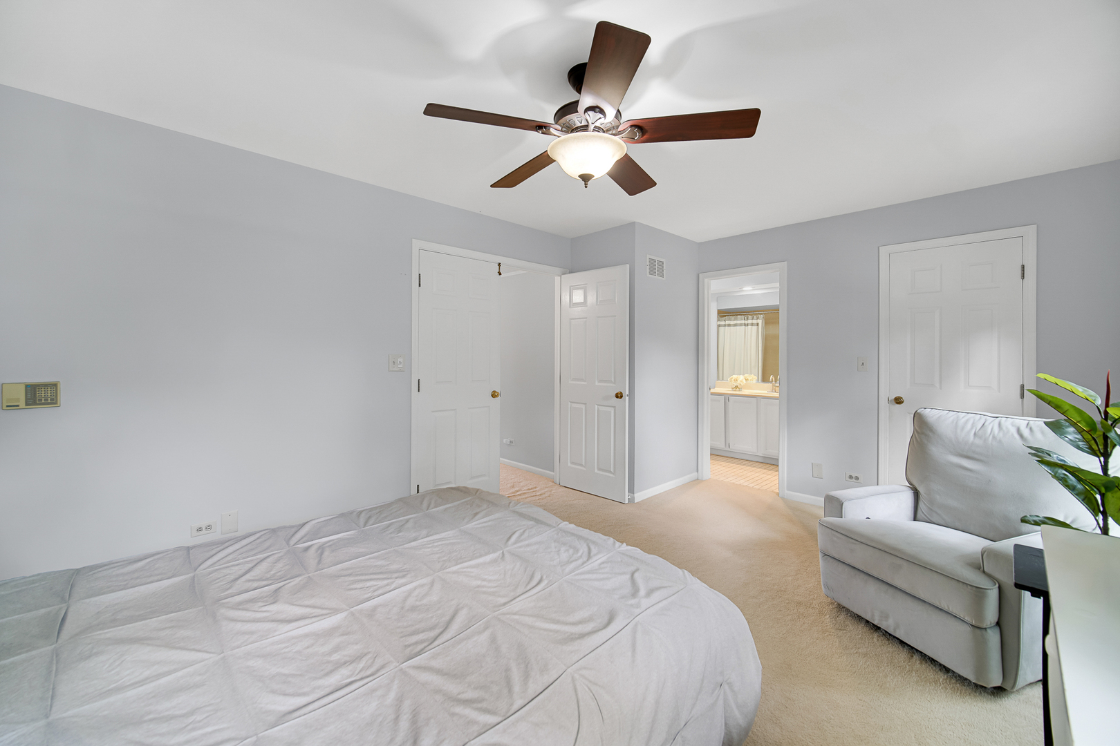 9054 Forestview Road Property Photo 22