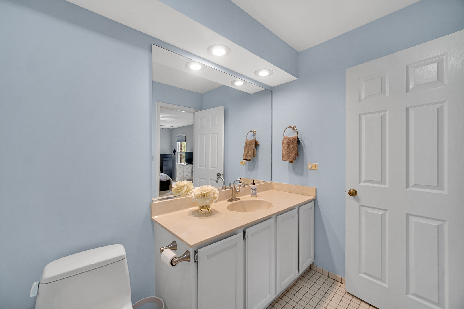 9054 Forestview Road Property Photo 24