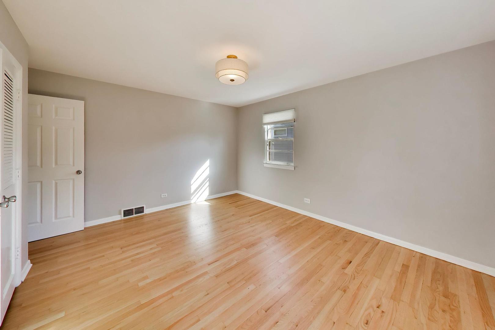 1445 N Webster Street Property Photo 17