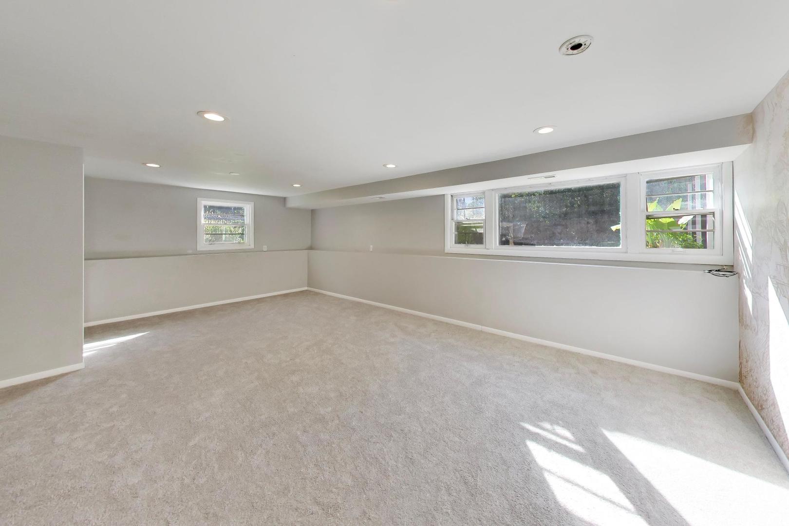1445 N Webster Street Property Photo 24