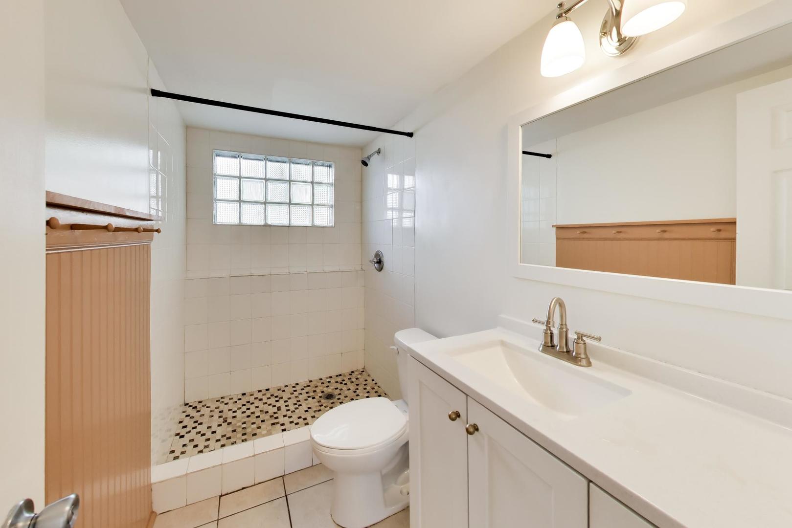 1445 N Webster Street Property Photo 27