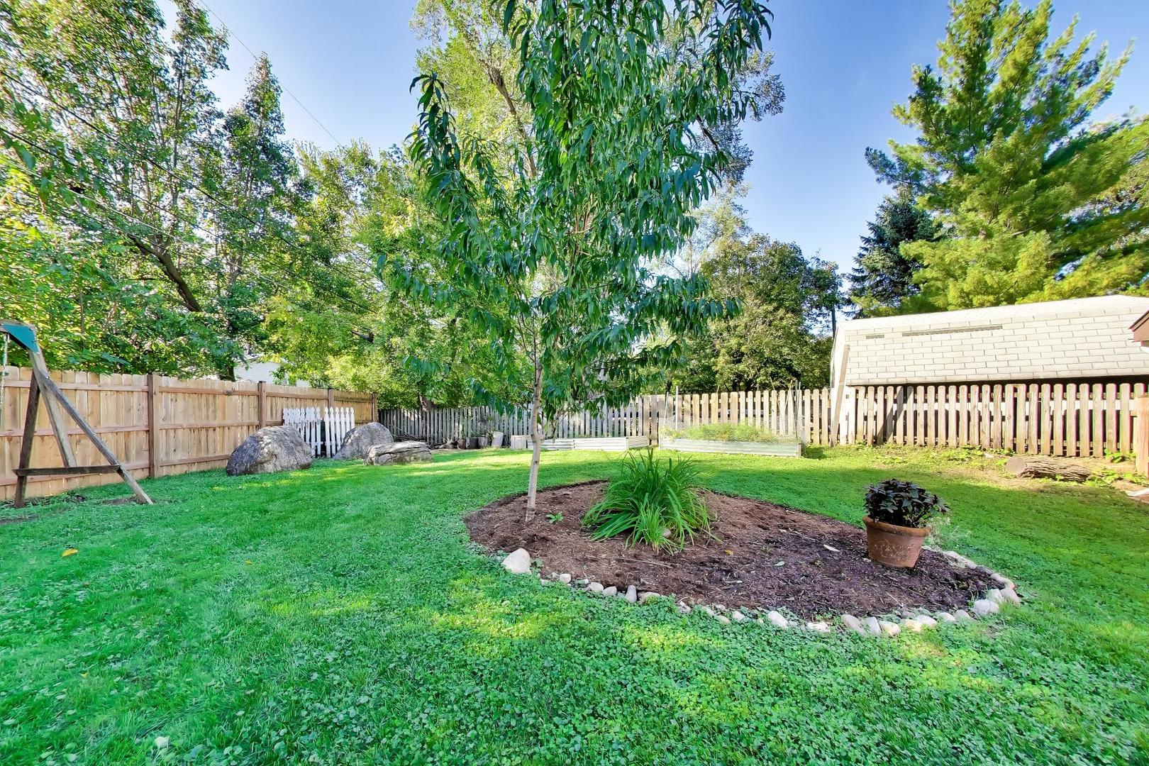 1445 N Webster Street Property Photo 37