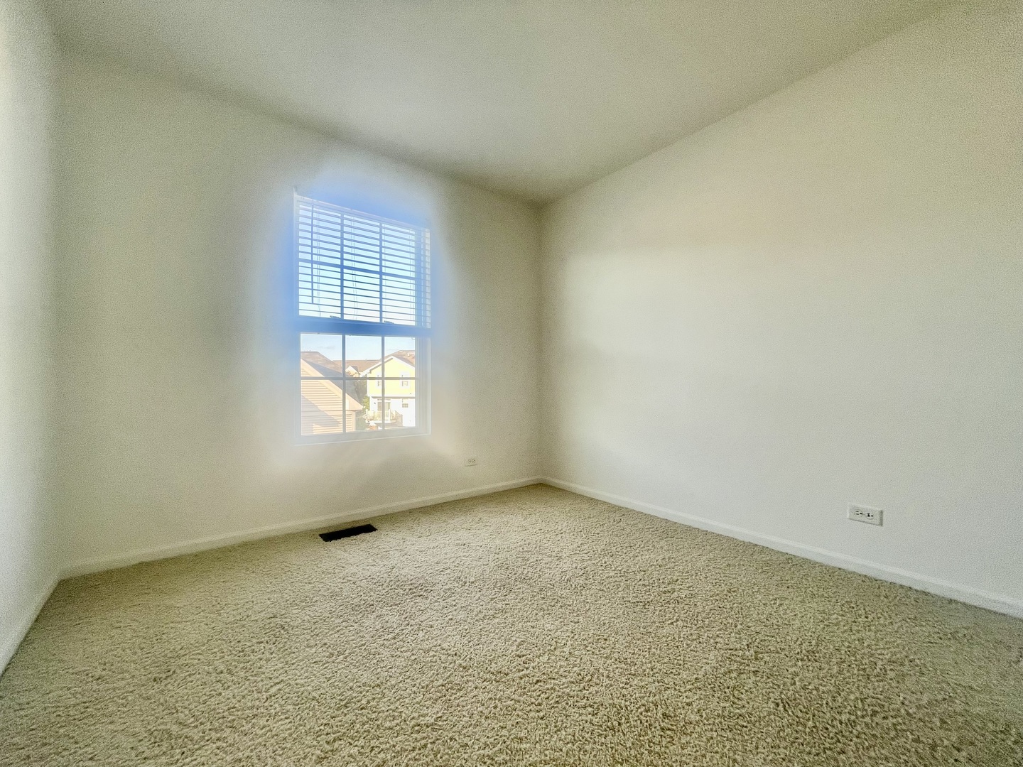 1736 Persimmon Street Property Photo 20