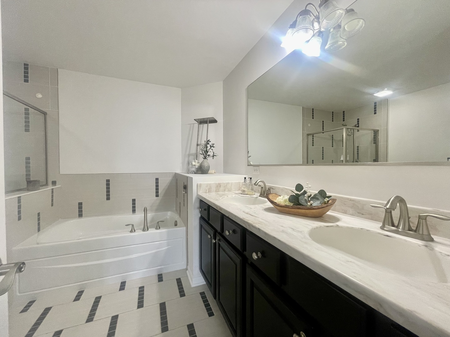 1736 Persimmon Street Property Photo 26