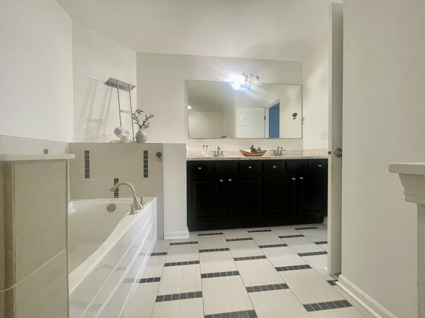 1736 Persimmon Street Property Photo 27