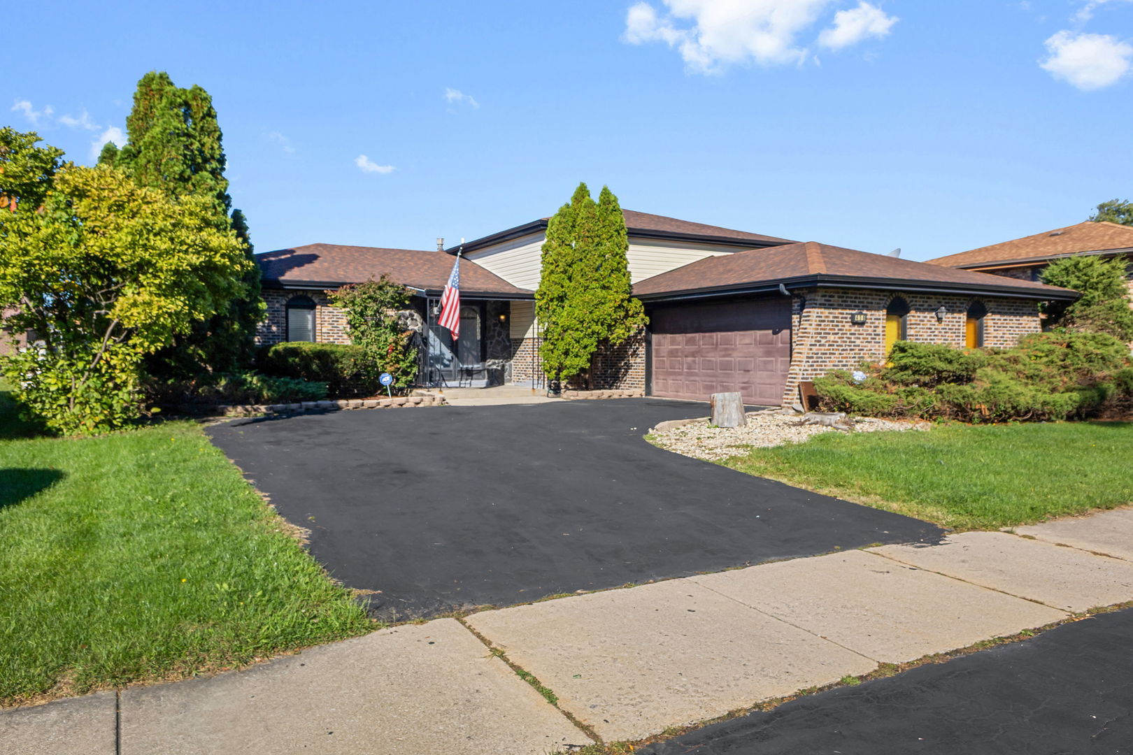 416 S Harper Avenue Property Photo 1