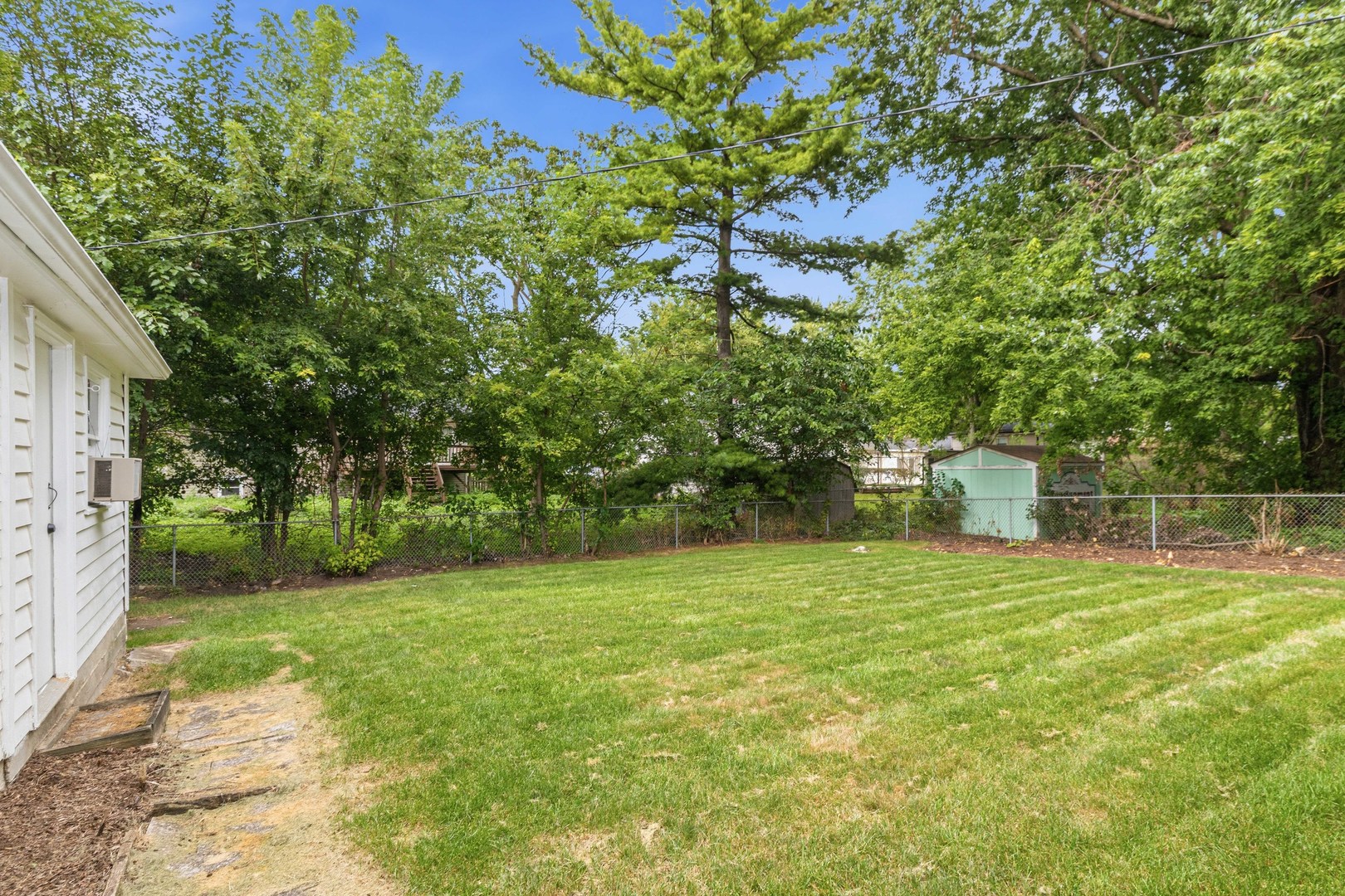 30w234 Claymore Lane Property Photo 4