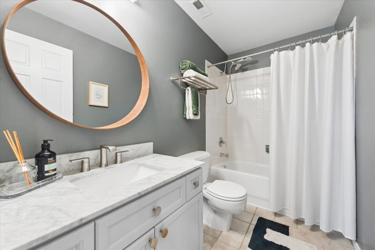 3151 N Lincoln Avenue 509 Property Photo 3