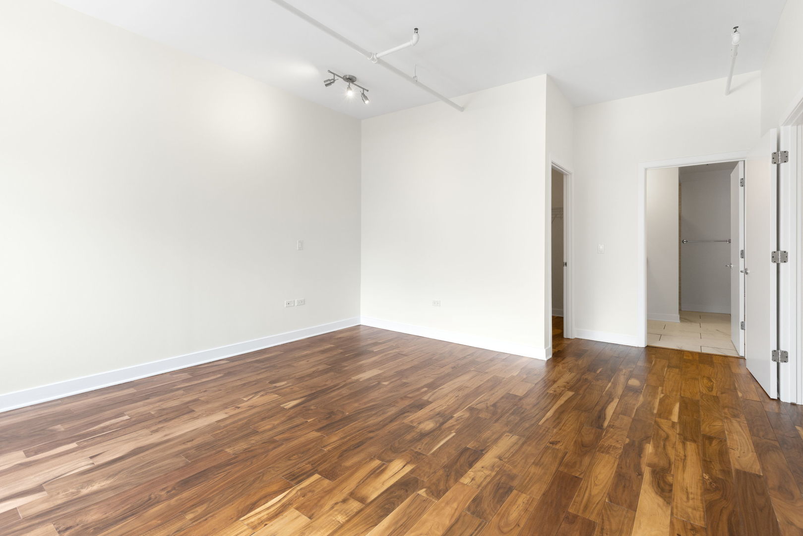 737 W Washington Boulevard 1204 Property Photo 4