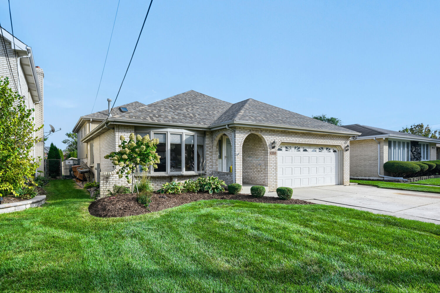 9015 Natoma Avenue Property Photo 3